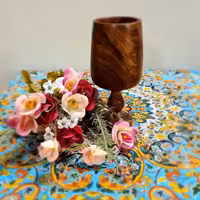 گیلاس یا جام بسیار جذاب . زیر لیوانی و بشقاب تک بادام با رنگ و طرح طبیعی چوب بادام و گیلاس 