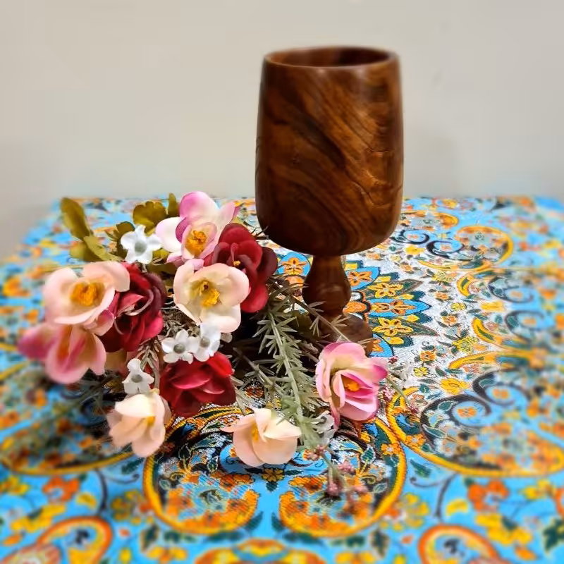 گیلاس یا جام بسیار جذاب . زیر لیوانی و بشقاب تک بادام با رنگ و طرح طبیعی چوب بادام و گیلاس 