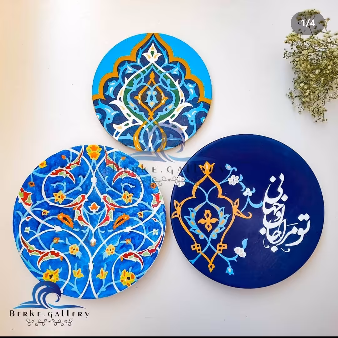 بشقاب دیوارکوب  سفالی طرح گل وکاشی ایرانی