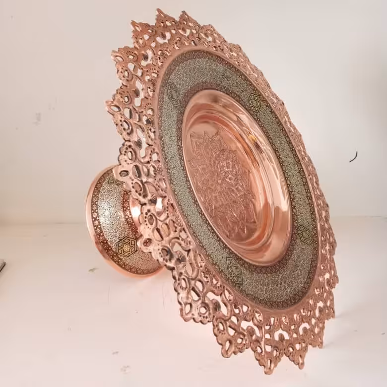 شیرینی خوری مس و خاتم طرح دار کف قلم شده قطر دهنه 35