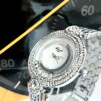 ساعت عبدی چوبارد   chopard  فلزی زنانه موتور  ژاپن آکبند قفل دستبندی