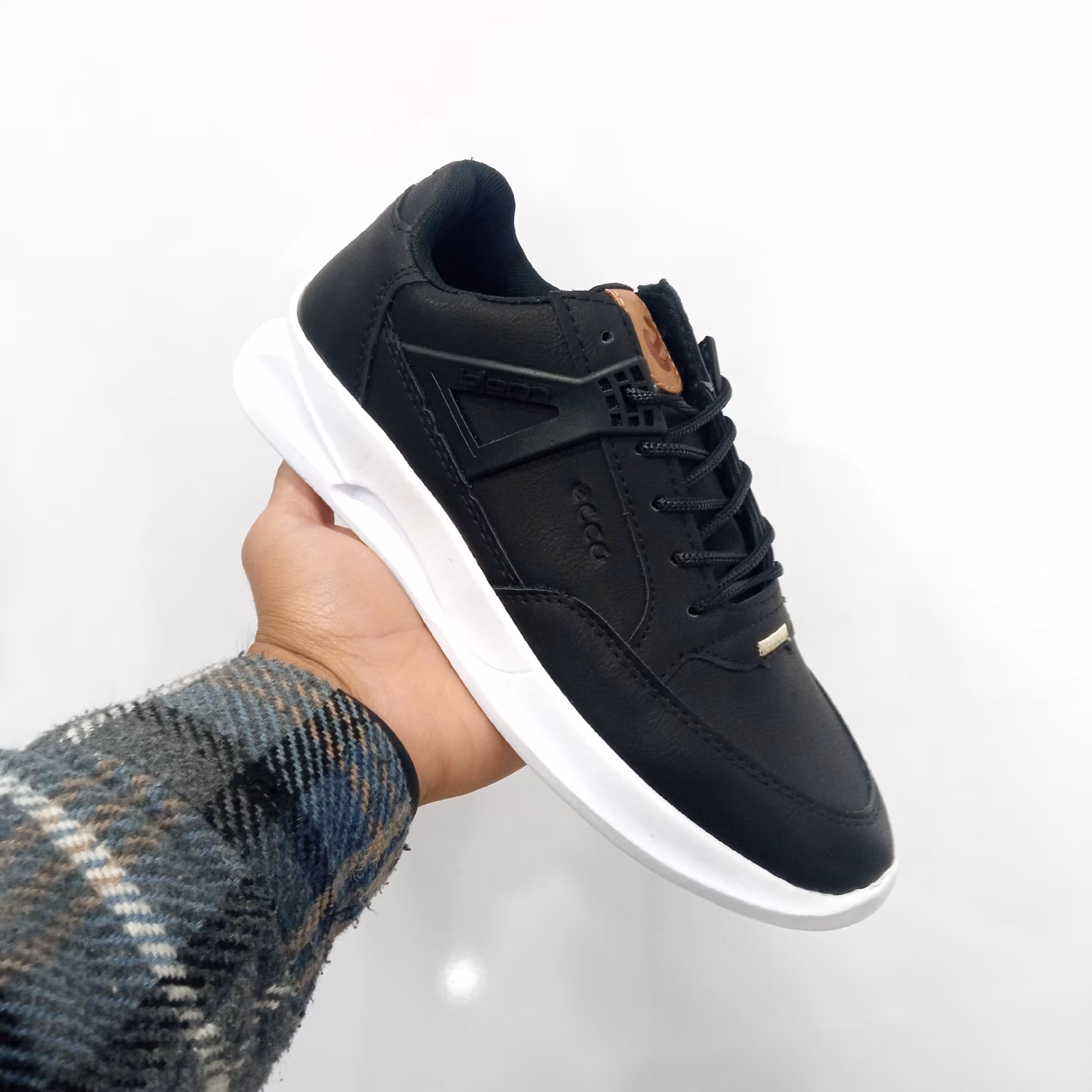 کتونی اکو مردانه مشکی