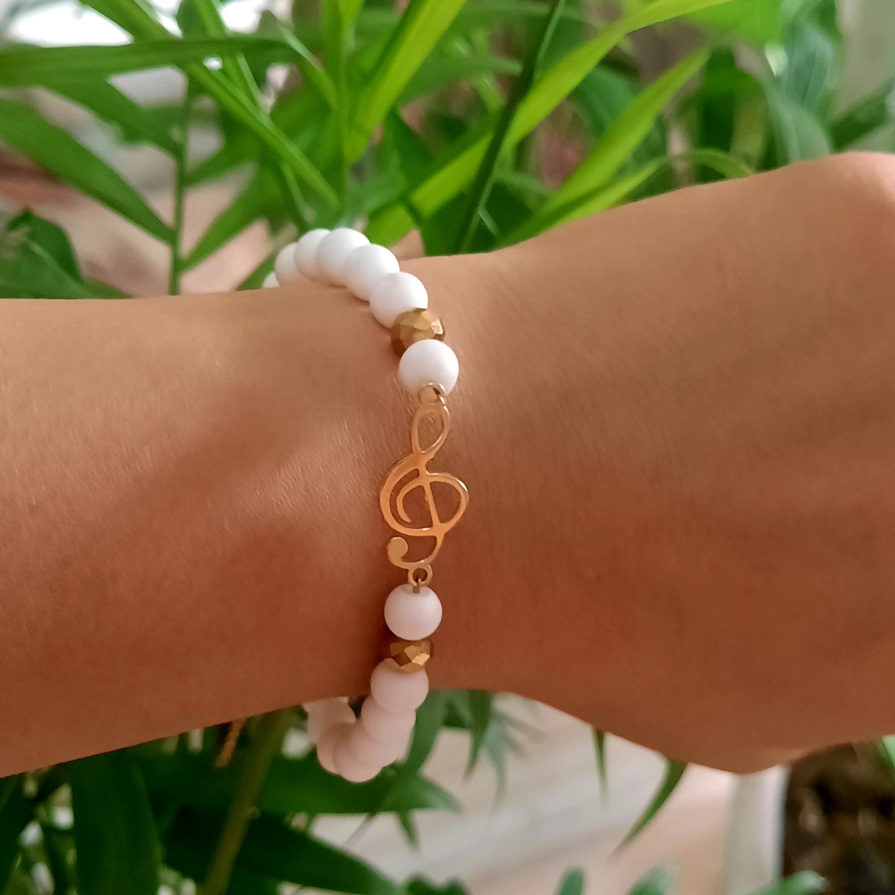 دستبند سنگ اونیکس  با پلاک طرح ملودی استیل دردورنگ