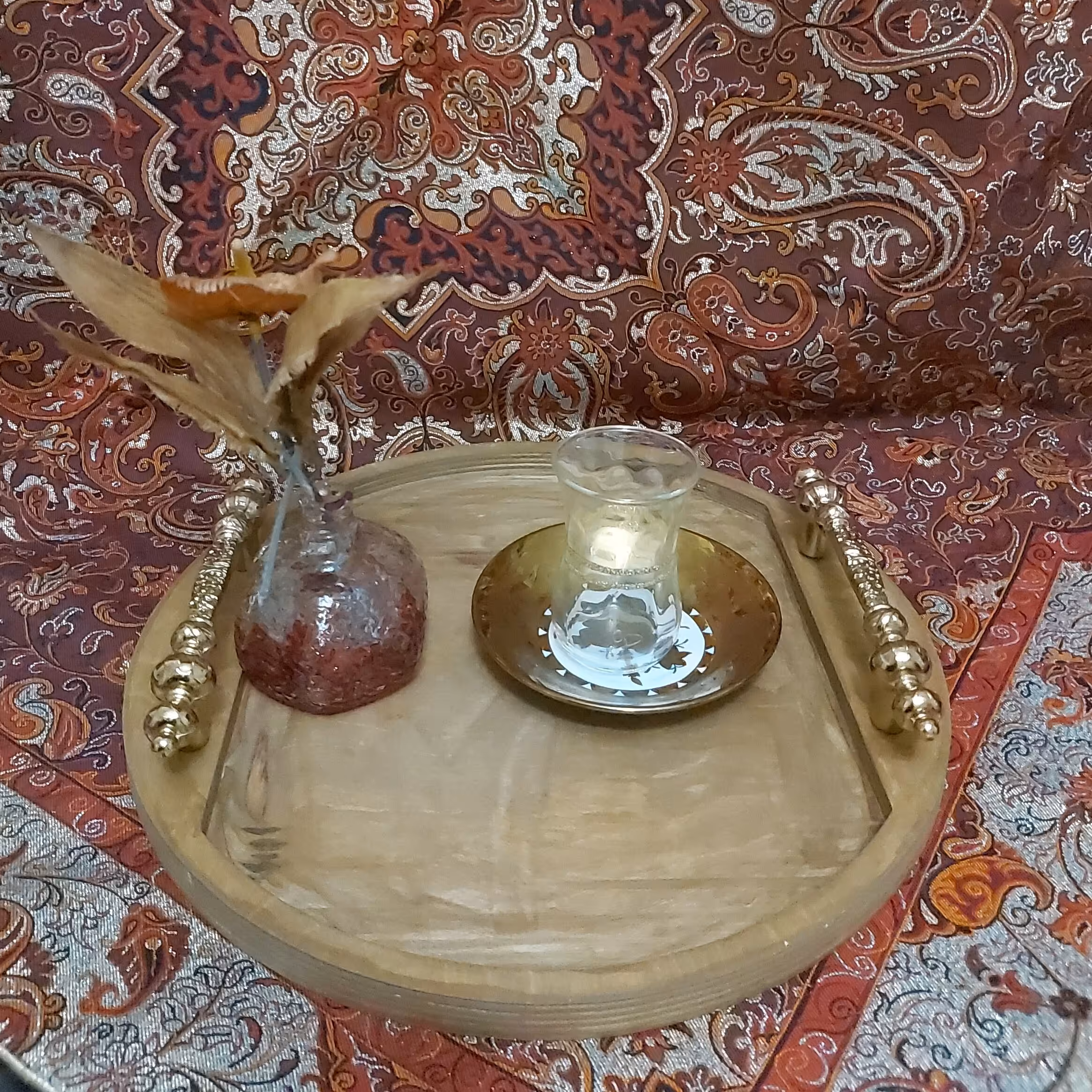 سینی چوبی گرد دسته طلایی