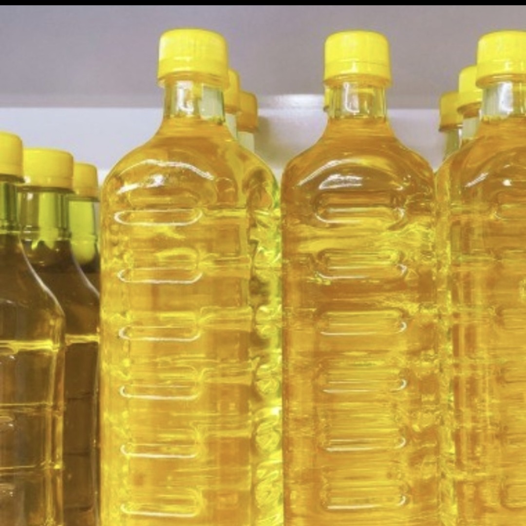 روغن آفتاب گردان سنتی کاملا ارگانیک وطبیعی یکی از معروف ترین روغن های مفید در جهان است که طبع آن گرم و برای بدن مفید است