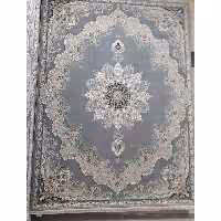 فرش ماشینی 1500 شانه گل برجسته اصل تراکم 4500 طرح بهدیس زمینه طوسی 12 متری جنس اکرولیک