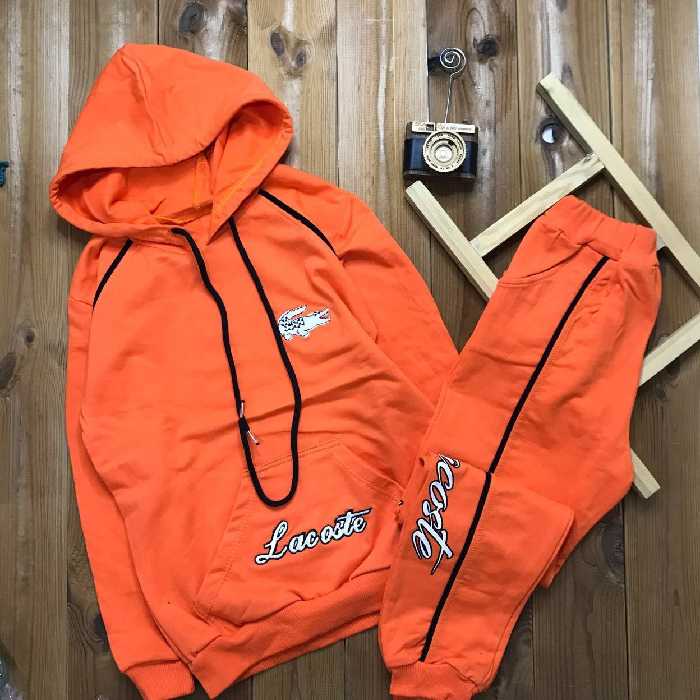 هودی و شلوار اسپرت لاگوست مناسب سن 7 تا 11 سال در سایز های 50 و 55 و 60 جنس پارچه دورس اسپان لاکرادار عالی