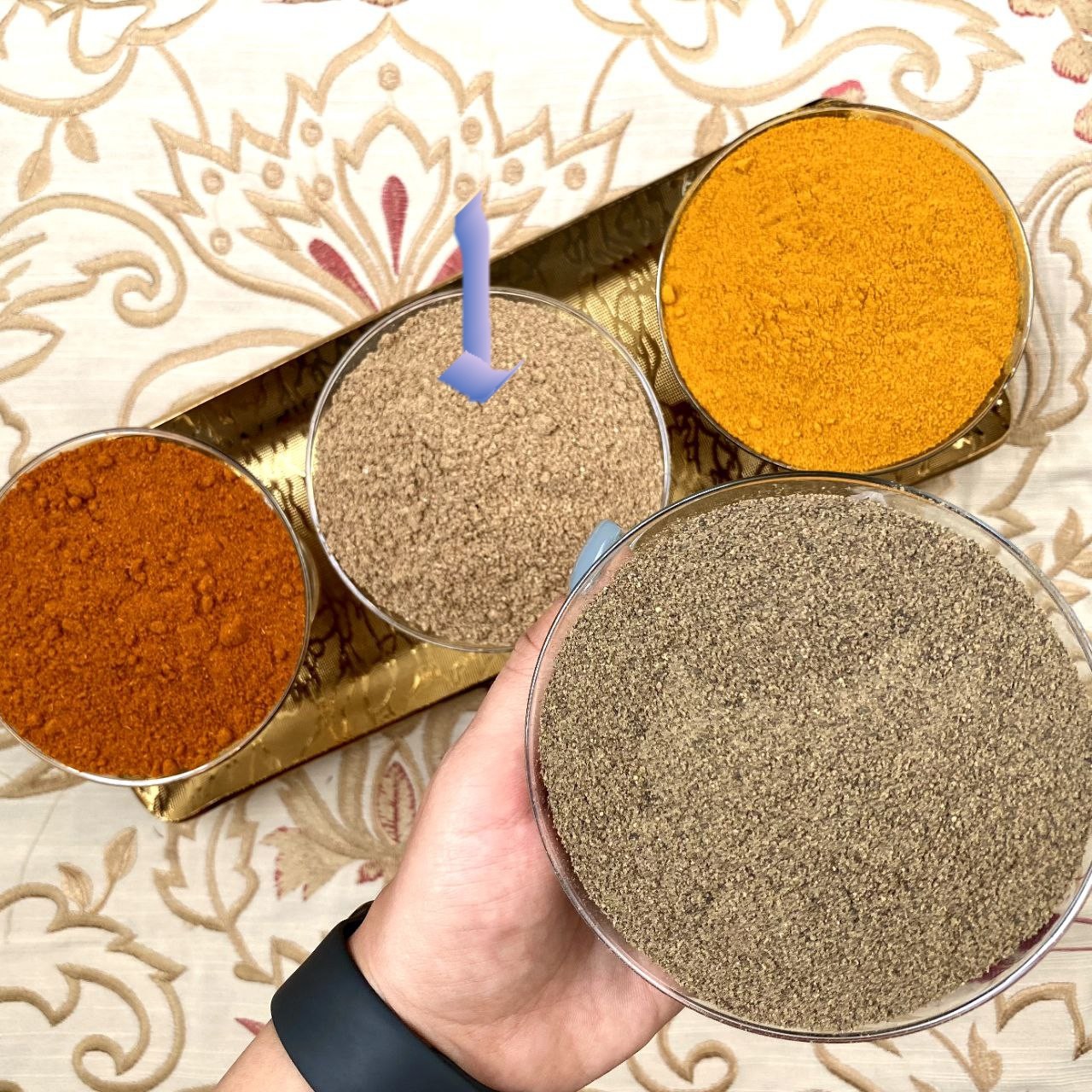 ادویه پلوئی بسته 100 گرمی 