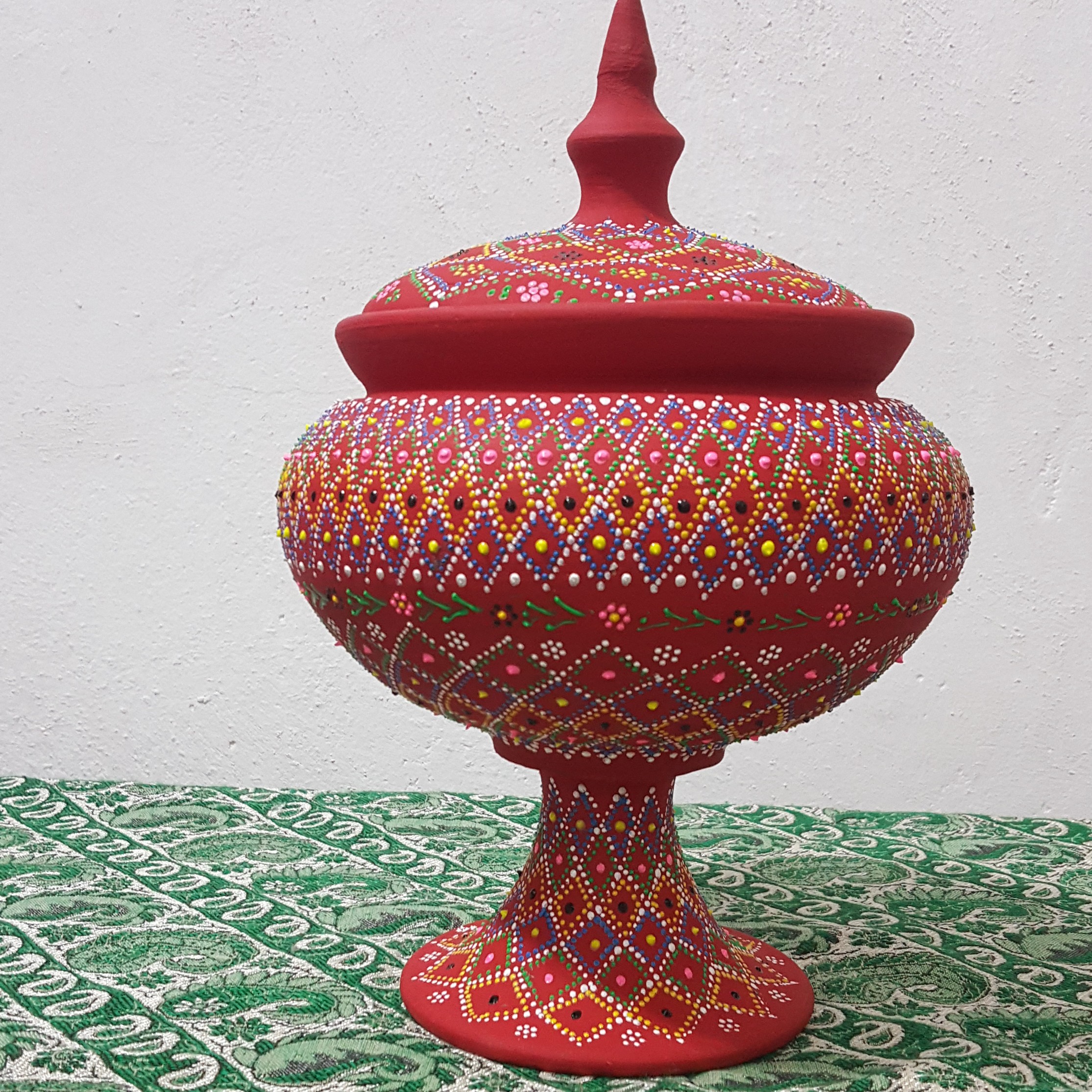 شکلات خوری پای بلند رنگ قرمز (پس کرایه)