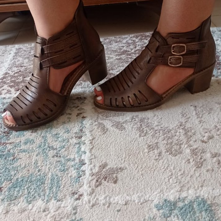 کفش صندل زنانه پاشنه 4 سانت قهوه ای خطی