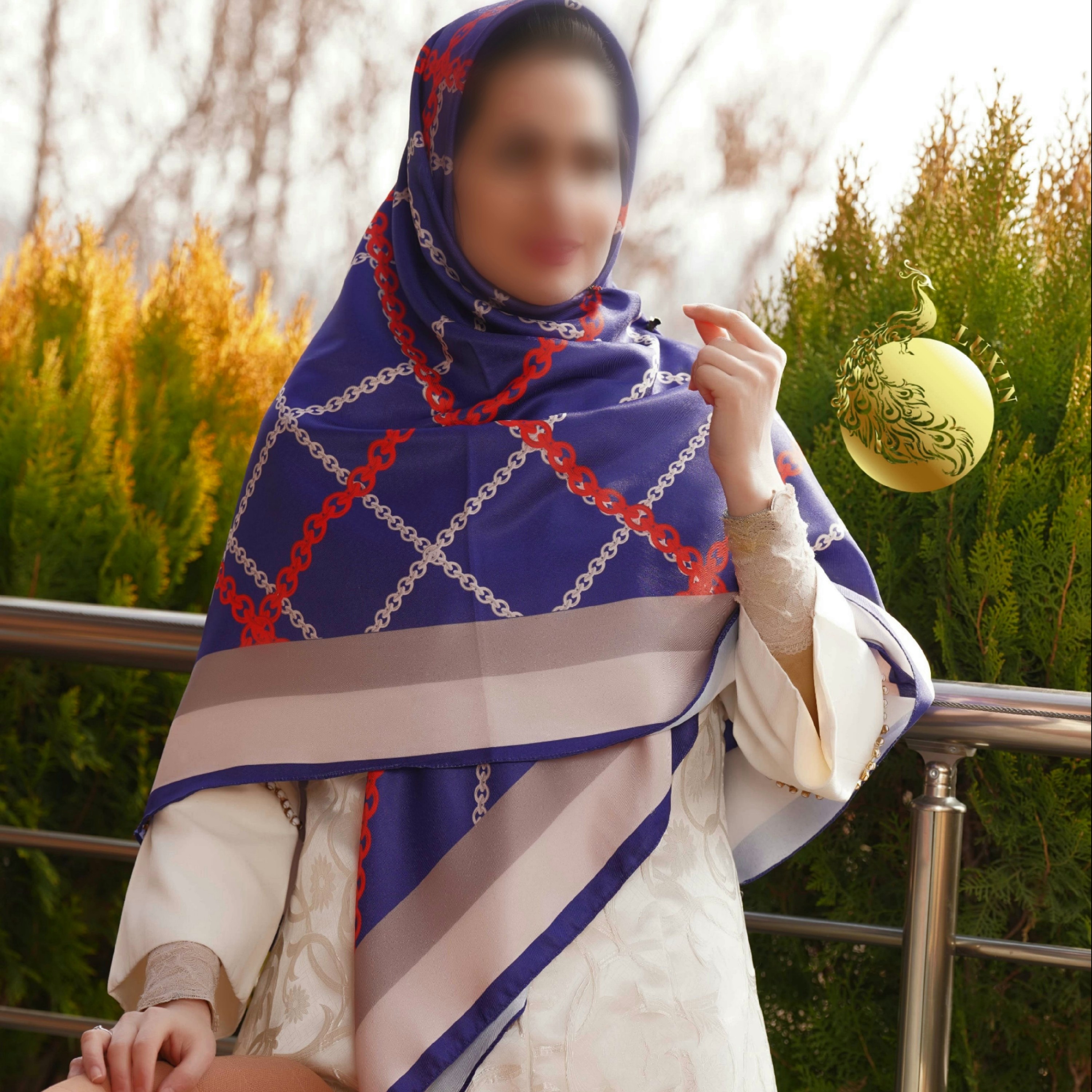 روسری سورمه ای قرمز