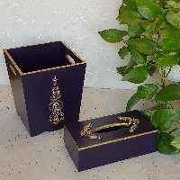 ست سطل و جادستمال به رنگ بادمجونی و طرح نمامنبت طلایی