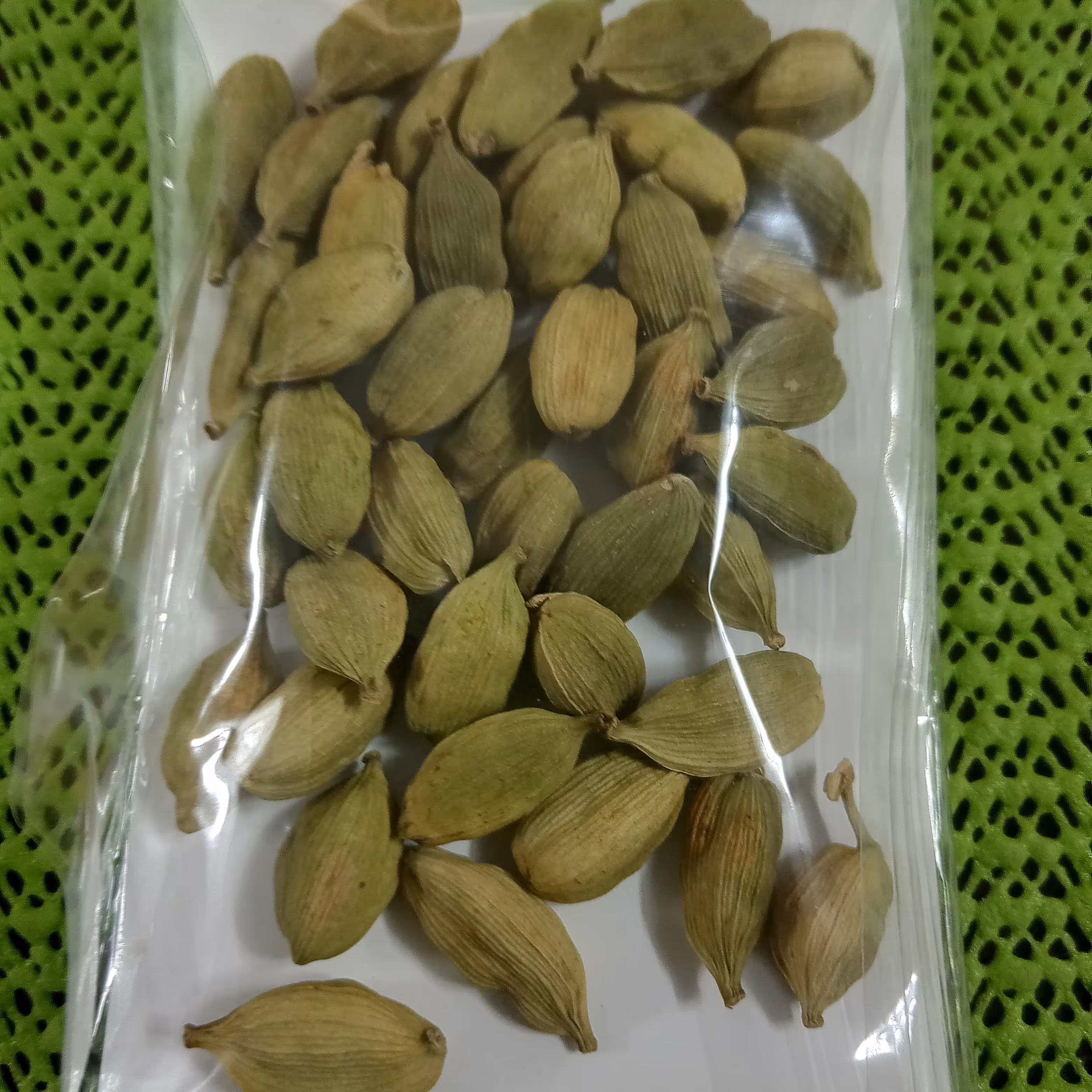 هل اکبری بنفش درشت - در بسته بندی های  20 گرمی - فروشگاه از مزرعه