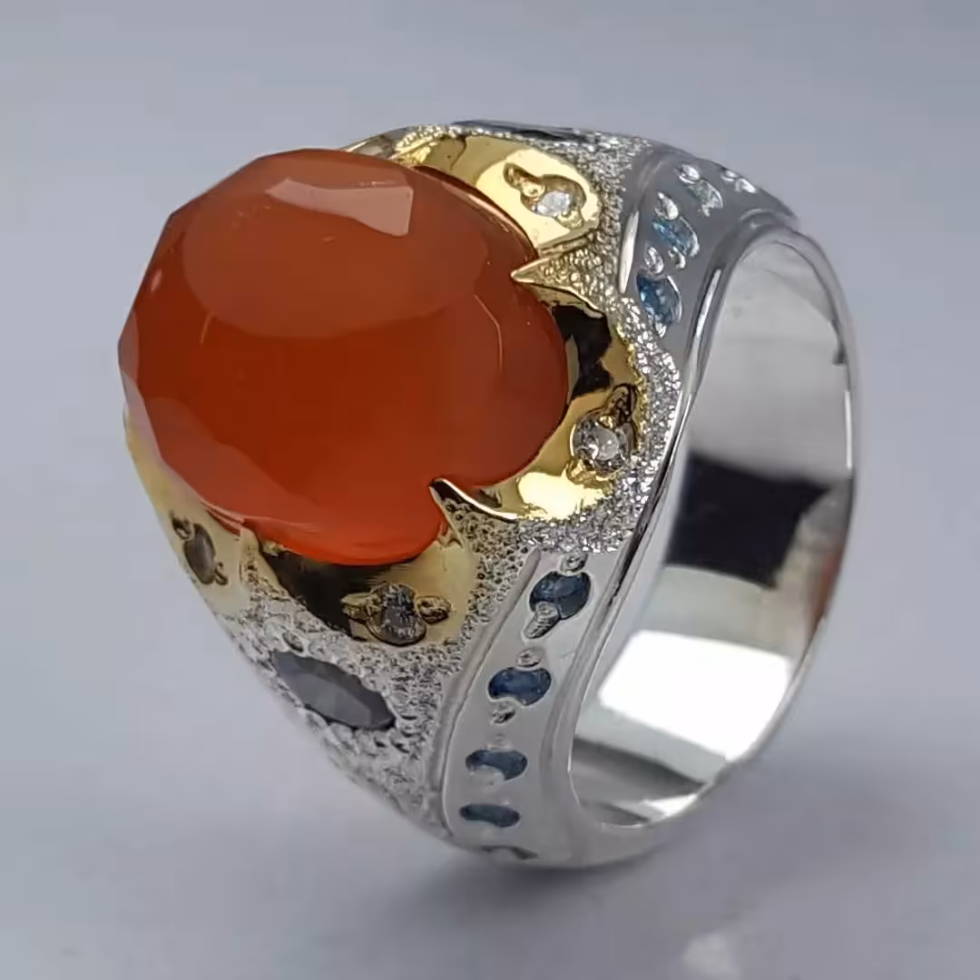 انگشتر عقیق یمنی پرتقالی اعلا با رکاب دست ساز سفارشی 