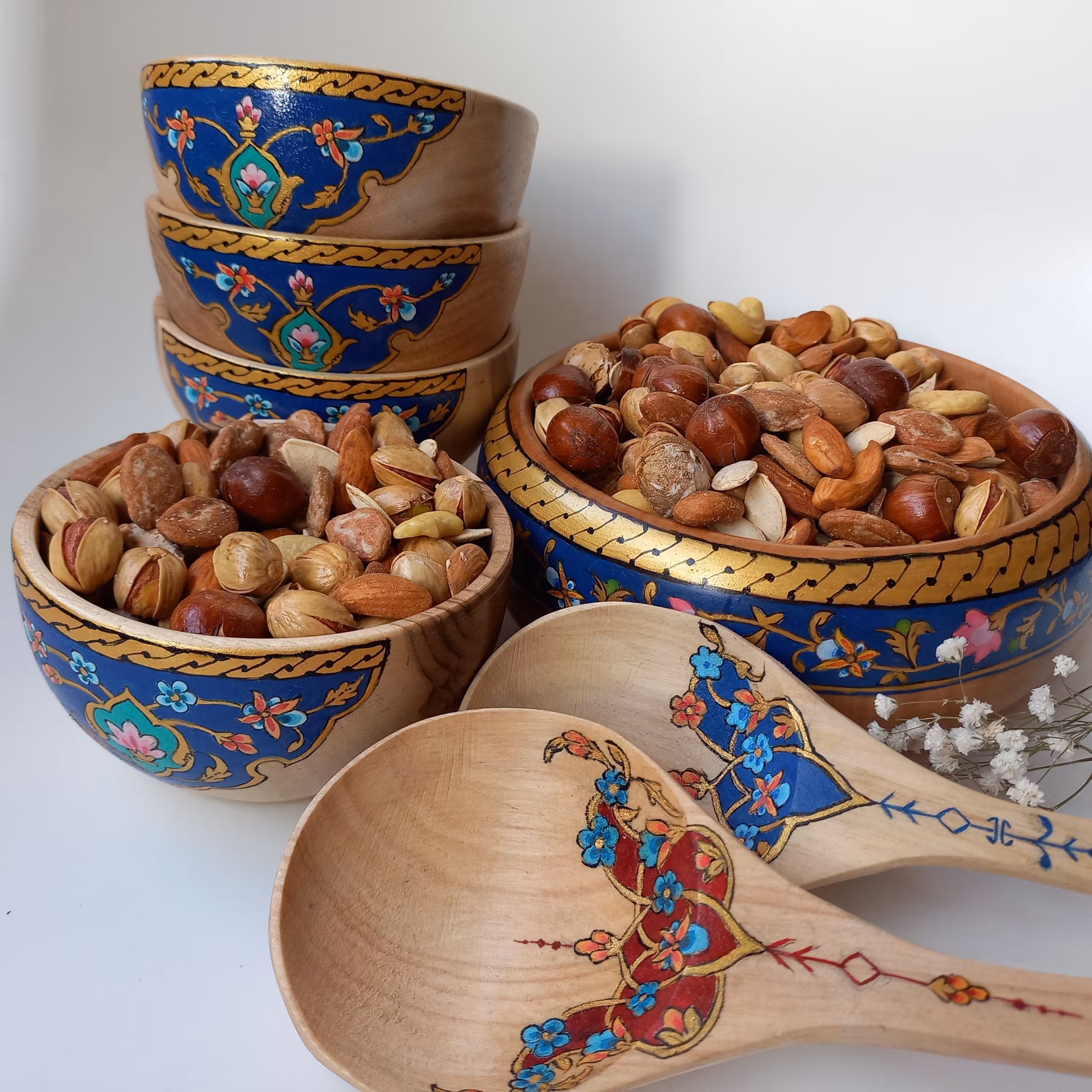 سرویس پذیرایی چوبی مزین به نقوش تذهیب