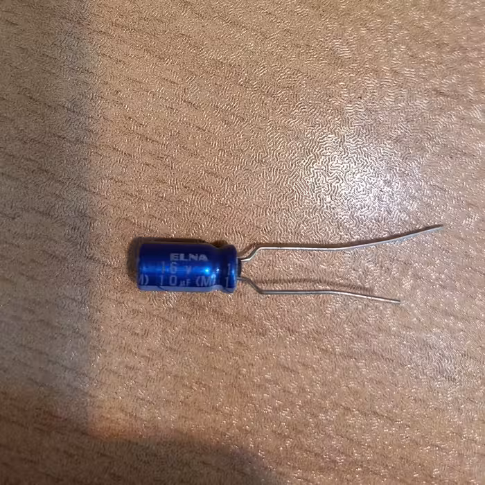 خازن الکترولیت 10 میکرو فاراد 16 ولت  پک بسته 30 عددی 