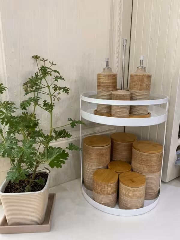 استند دو طبقه گرد فلزی