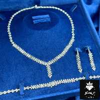 سرویس نقره تمام تراش بدون نگین بسیار درخشان با عیار 925 و آبکاری طلاسفید.