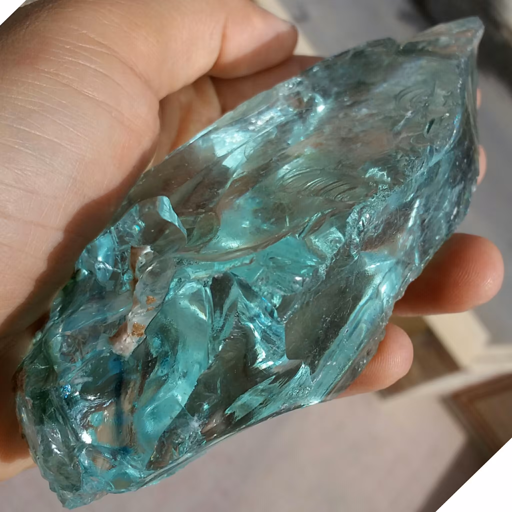 سنگ راف خام غولپیکر آبسیدین سبز آبی ااصل مححشر 100 در 100 طبیعی شااهکار خلقت
تصویر از چند جهت محصول
