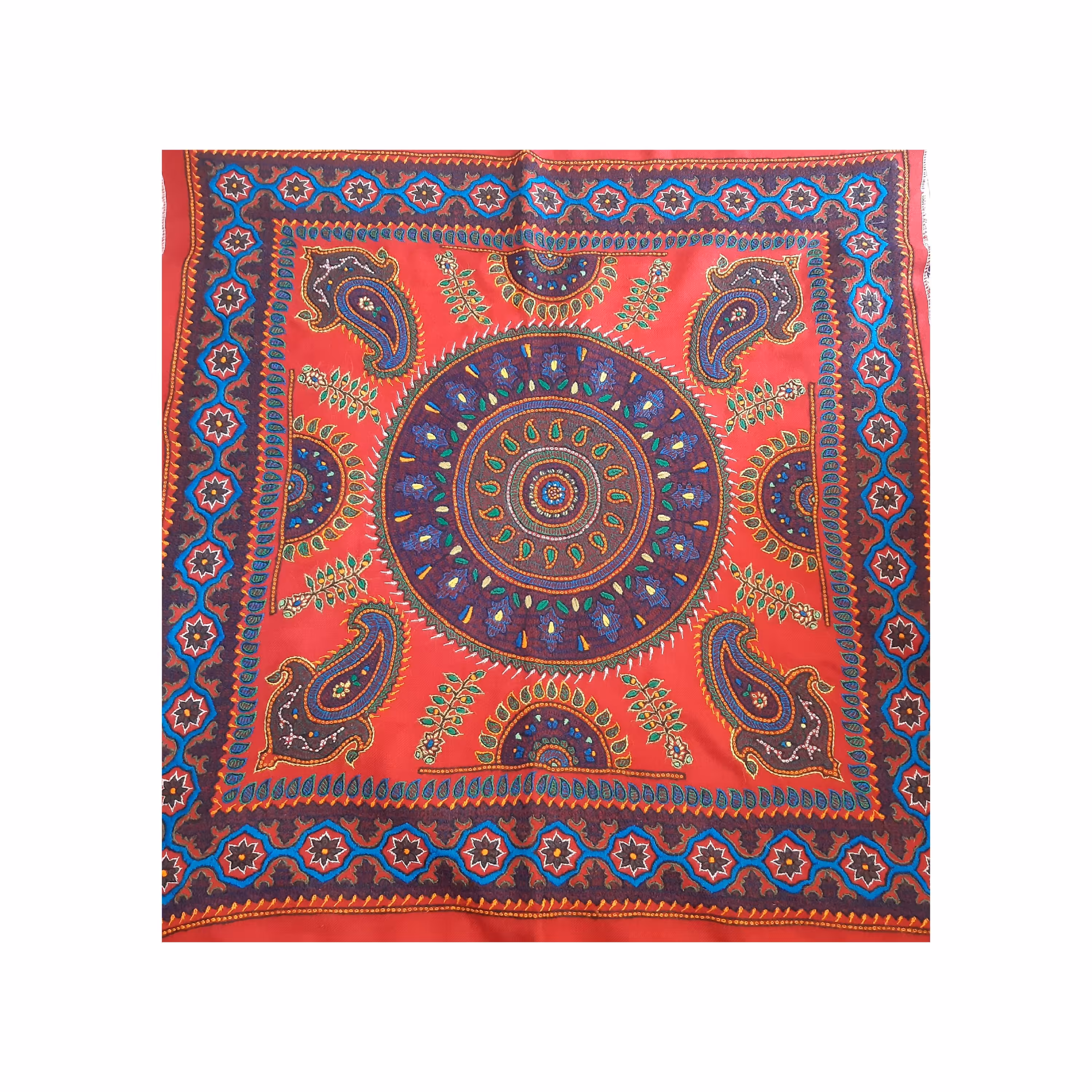 بقچه یا رومیزی چهارگوش قرمز پته