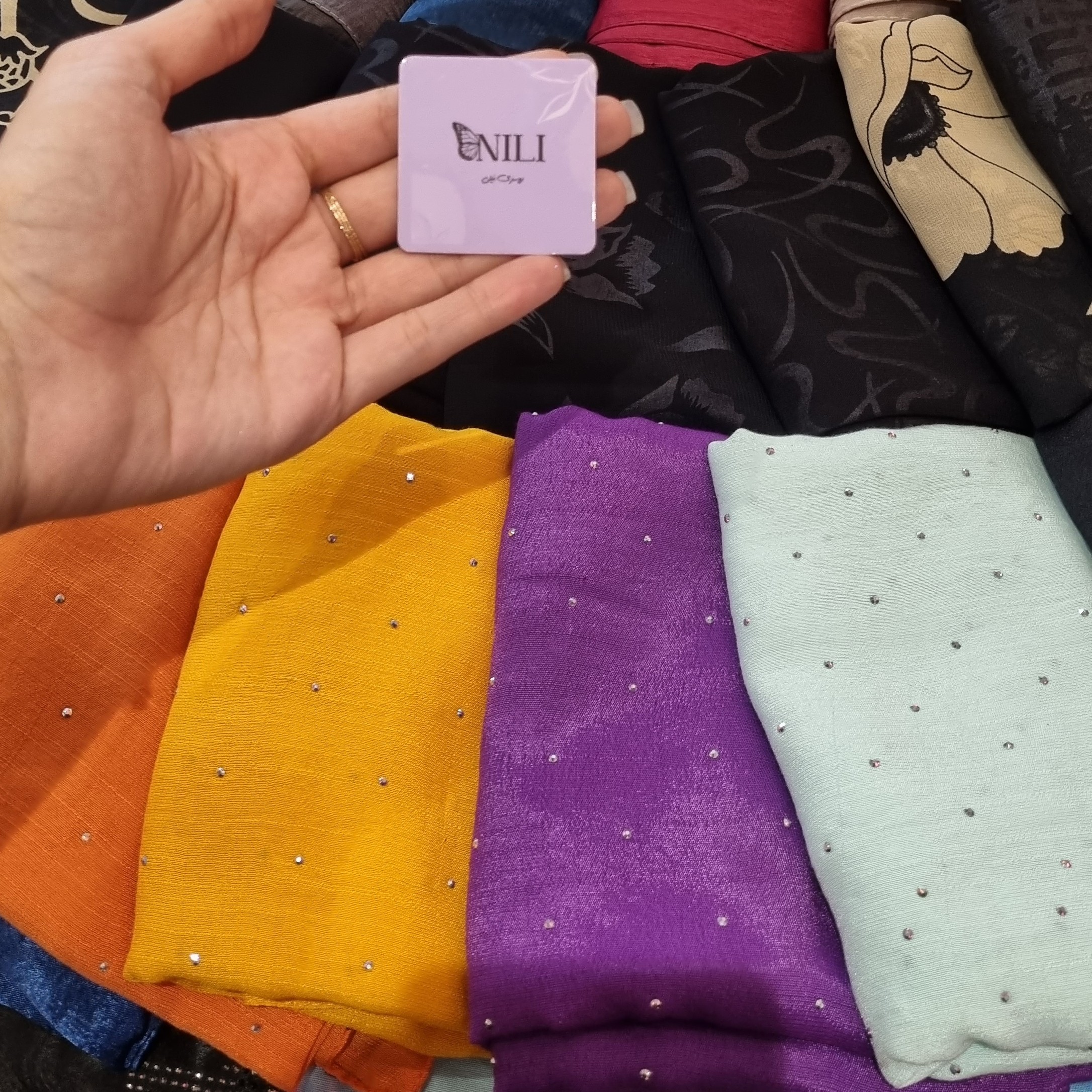 روسری وال اسلپ نخی نگین کوب رنگبندی قواره 140 منگوله دار