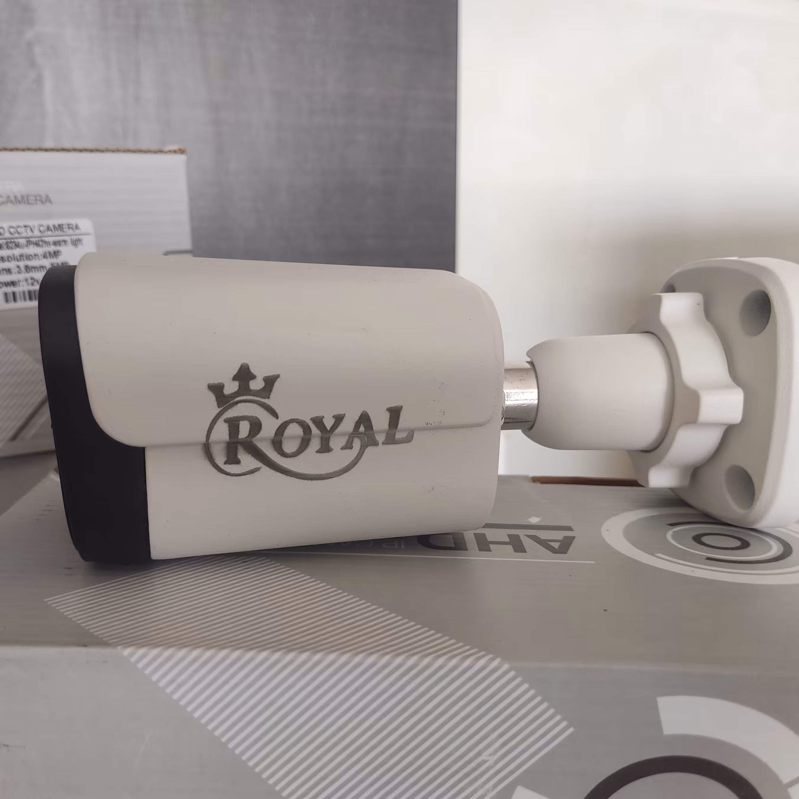 دوربین4مگاپیکس کیس فلزی IP66 لنز فول هان دید درشب رنگی دوربین تحت شبکه