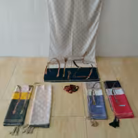 شال طرح تسمه منگوله دار با رنگ بندی زیبا(قرمز اتمام موجودی)