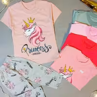 تیشرت و شلوارک 