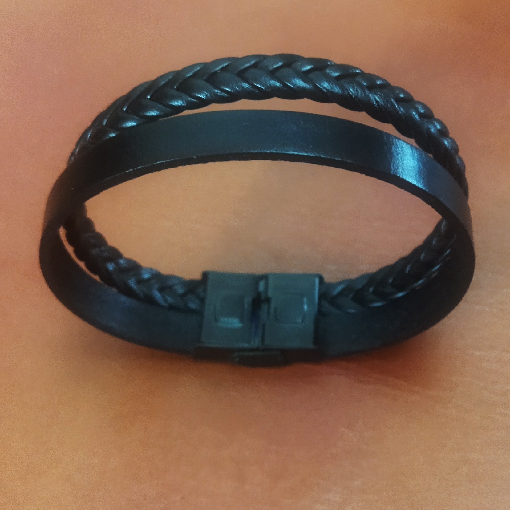 دستبند چرم طبیعی طرح بافت 