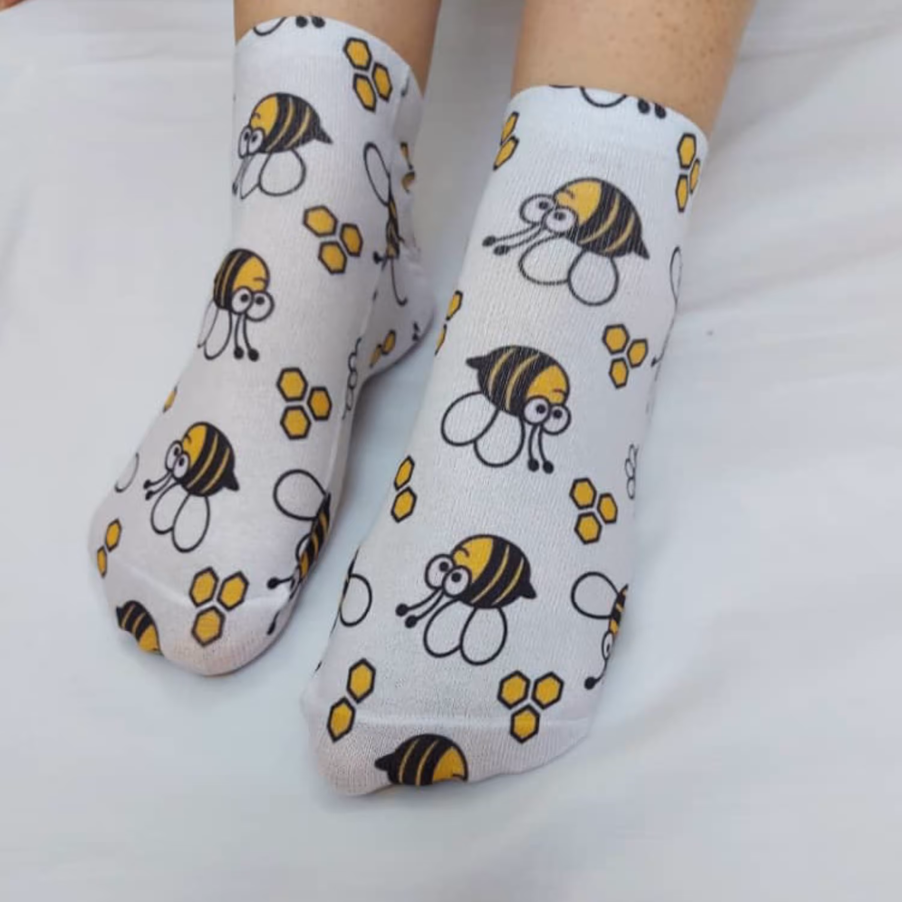 جوراب طرح زنبور چاپی