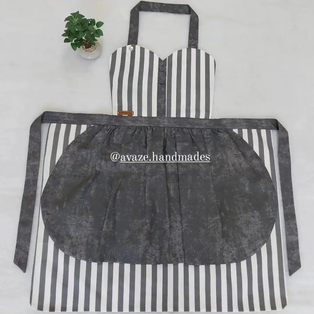 پیشبند قلبی دو دامنه دکمه دار