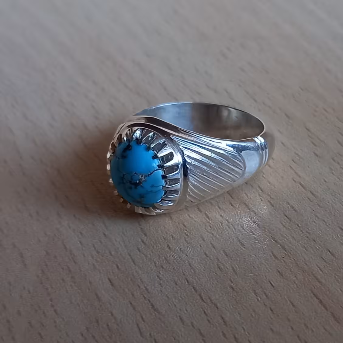 انگشتر نقره مردانه دستساز با رکاب شیاری محکم 