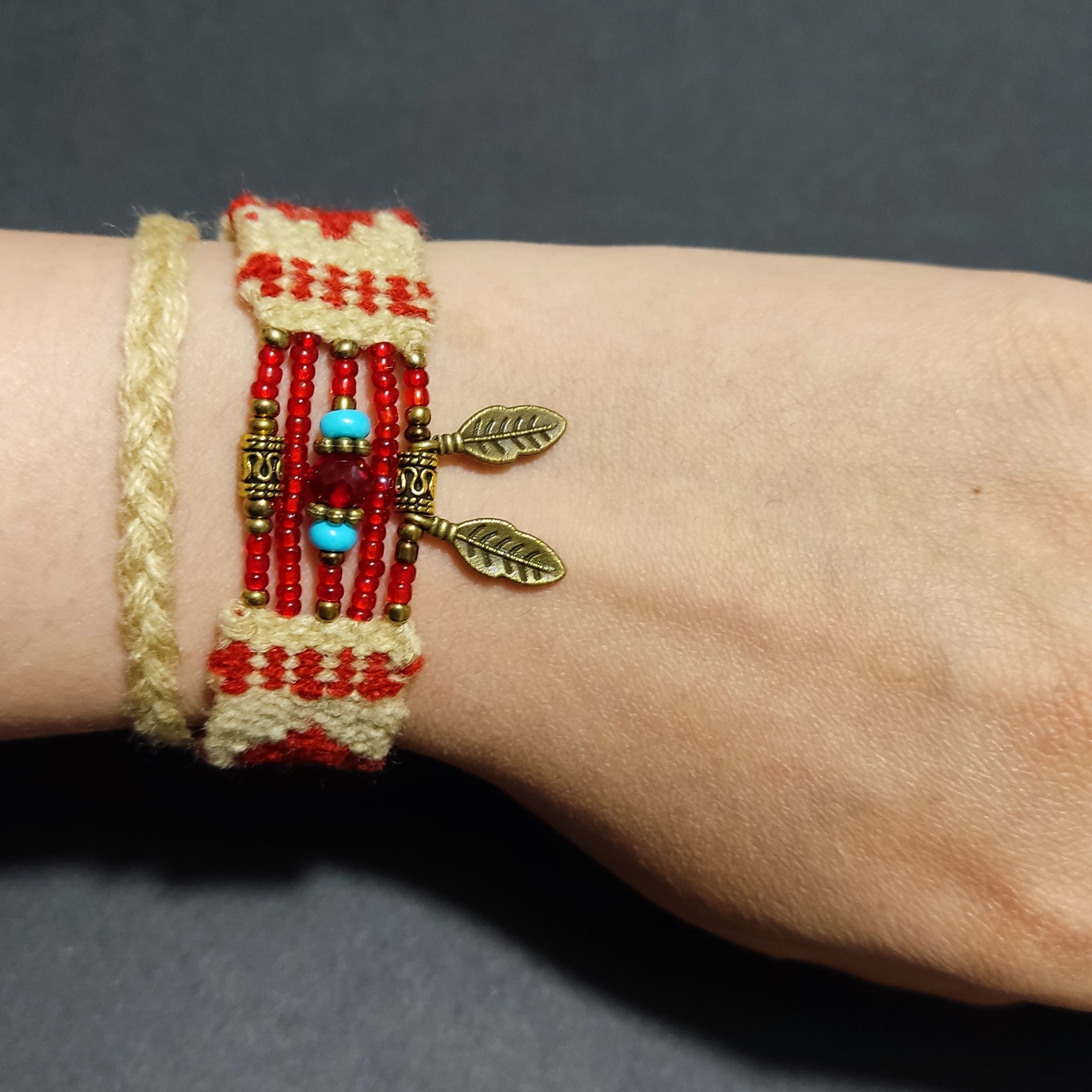 دستبند گلیم _  کد 129 _  همراه با دیزاین مهره