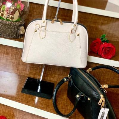 کیف چرم زنانه دوشی و دستی هلالی