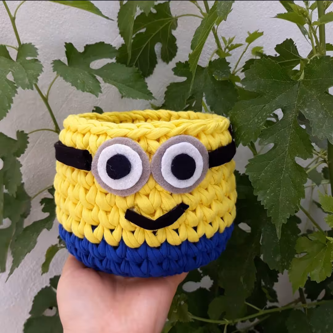 سبد تریکویی کارتونی مینیون با کفی پلکسی قابل شستشووقطر کفی 15 سانتو جنس تریکو