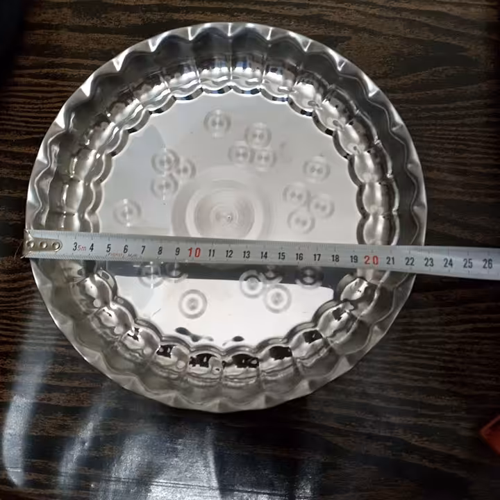 سینی استیل انگشتی سایز 24 و لبه 3 سانتی طرح لبه کنگره دار 