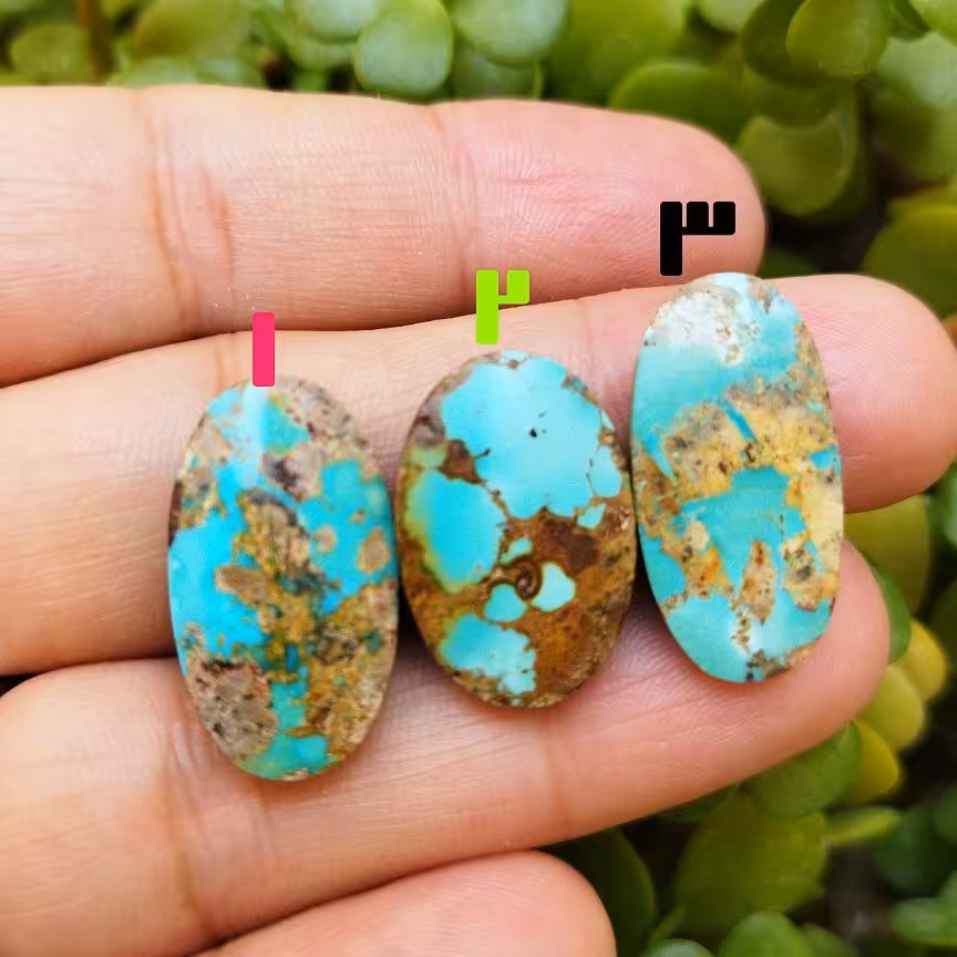 فیروزه های بیضی نیشابوری..