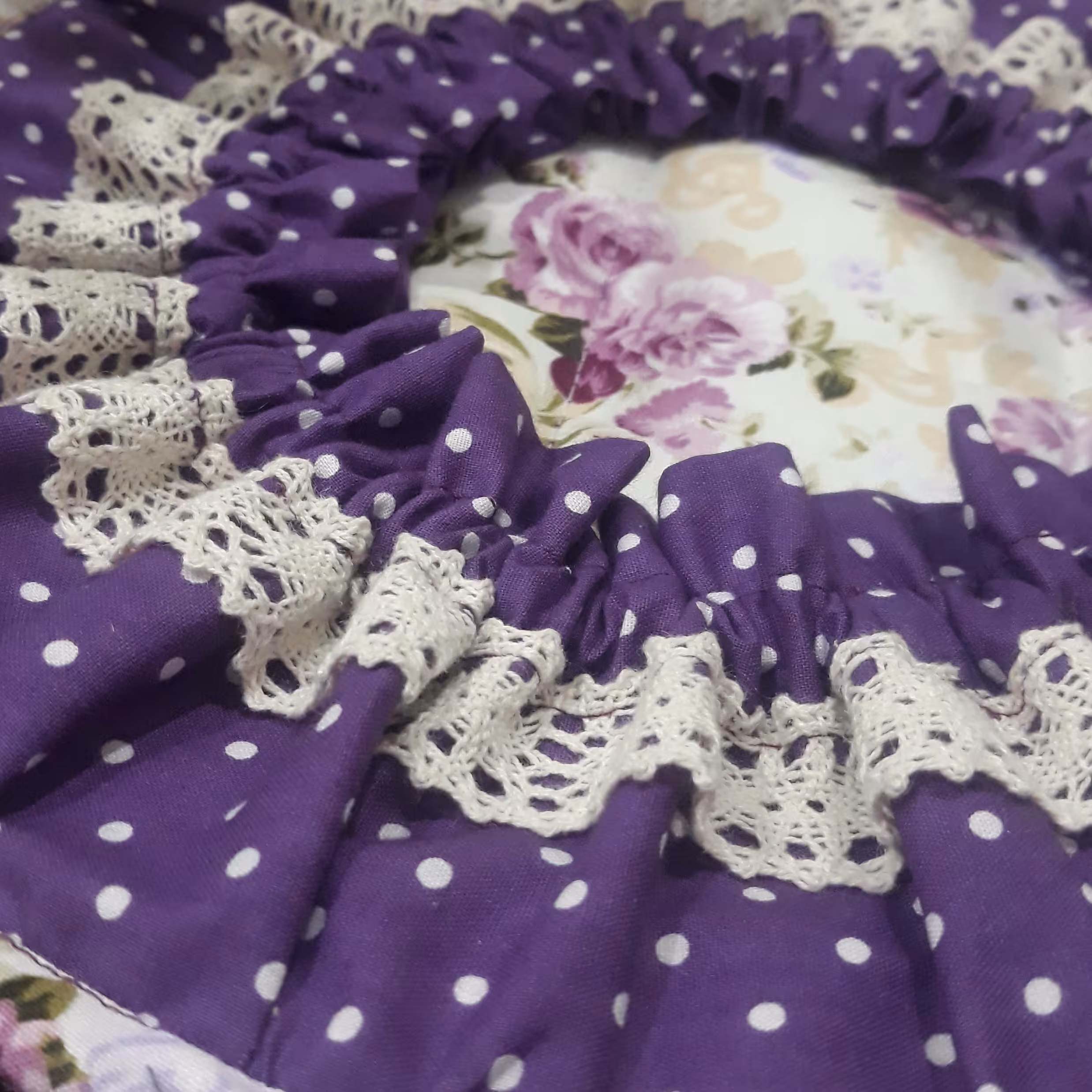 دمکنی دور کش نوار دوزی شده