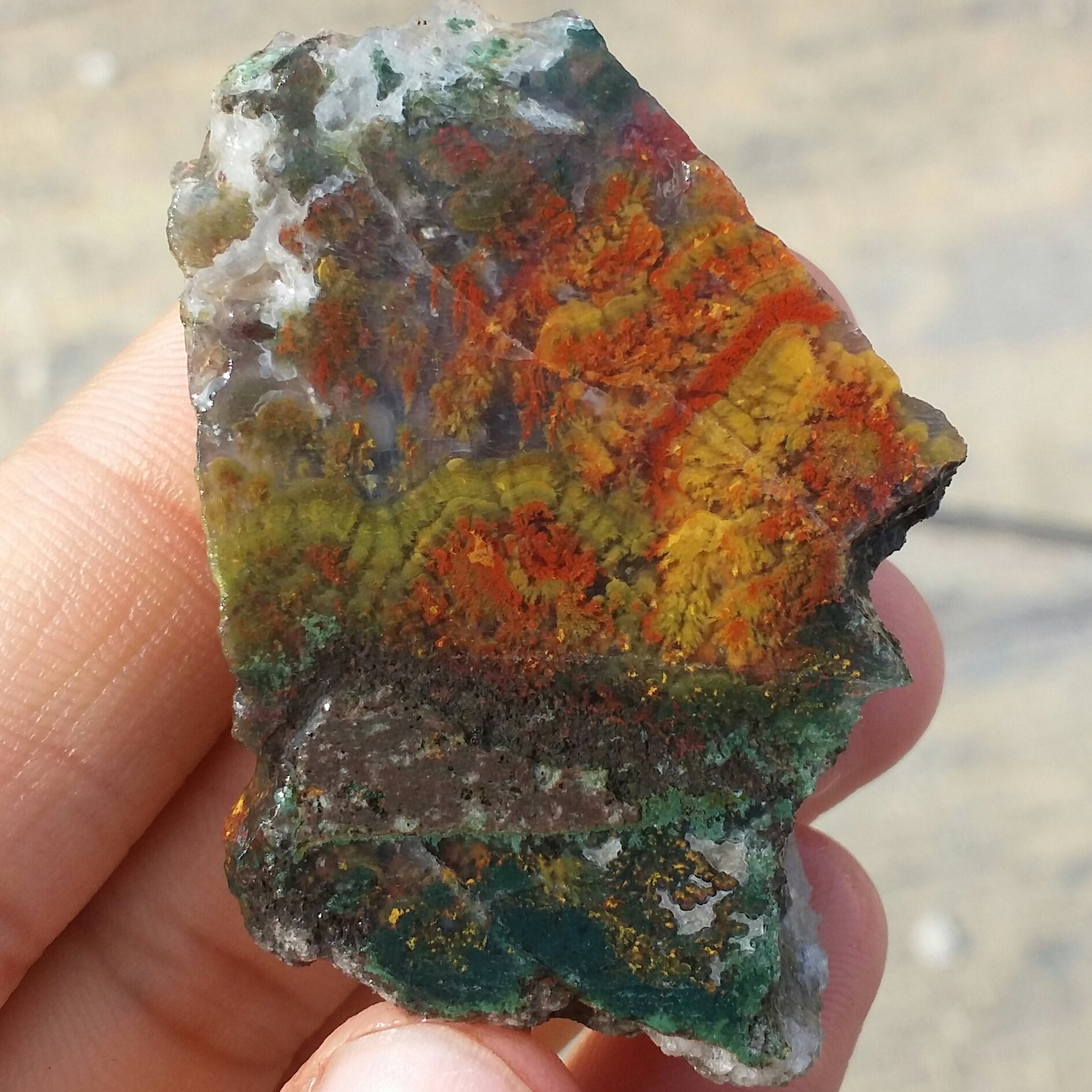 اسلایس سنگ راف حبه عقیق منظره 7رنگ بسیار دیدنی شاهکار خلقت کاملا طبیعی محشر
 کد 8698