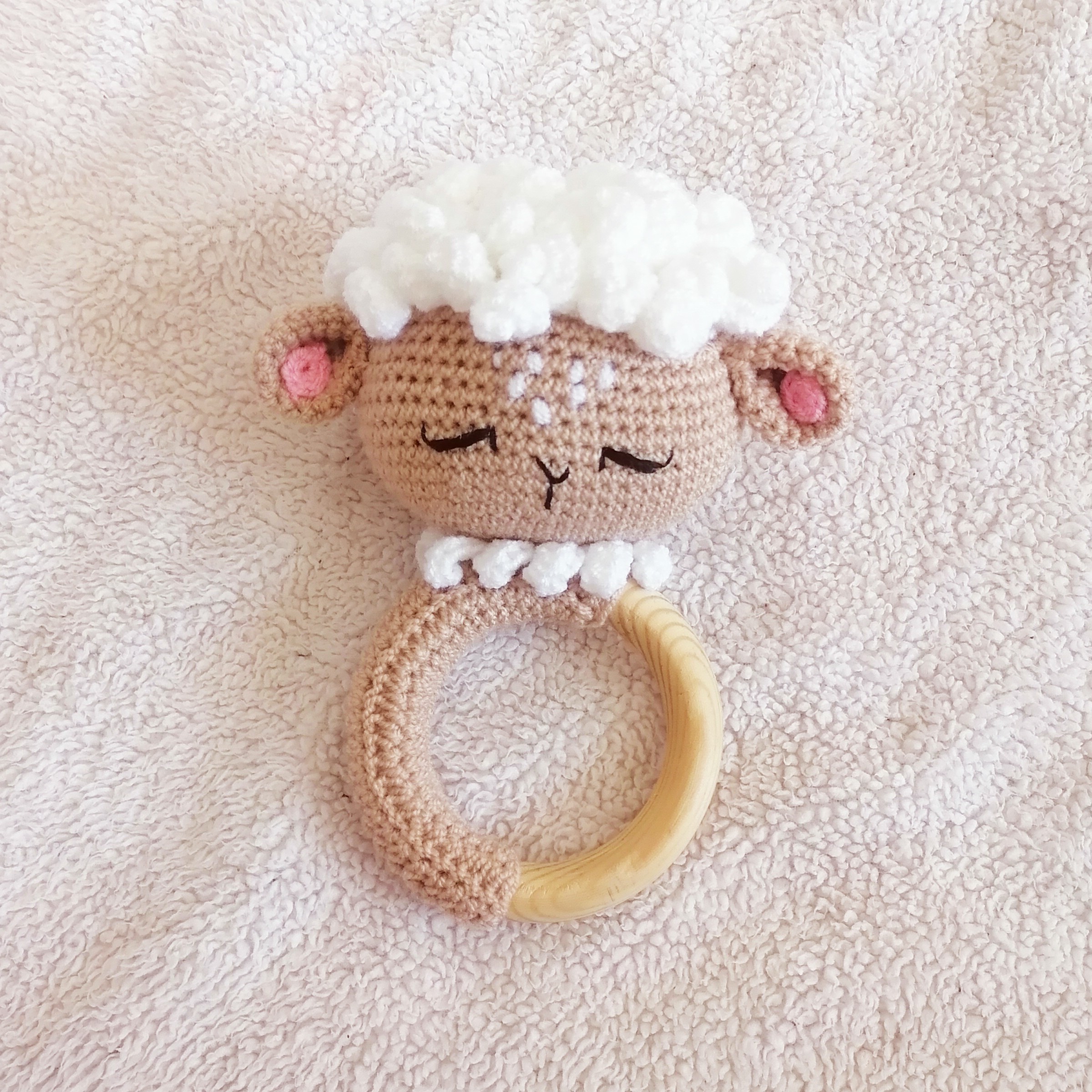 جغجغه بافتنی طرح ببعی خوابیده ارسال رایگان  زیبا و دوست داشتنی 