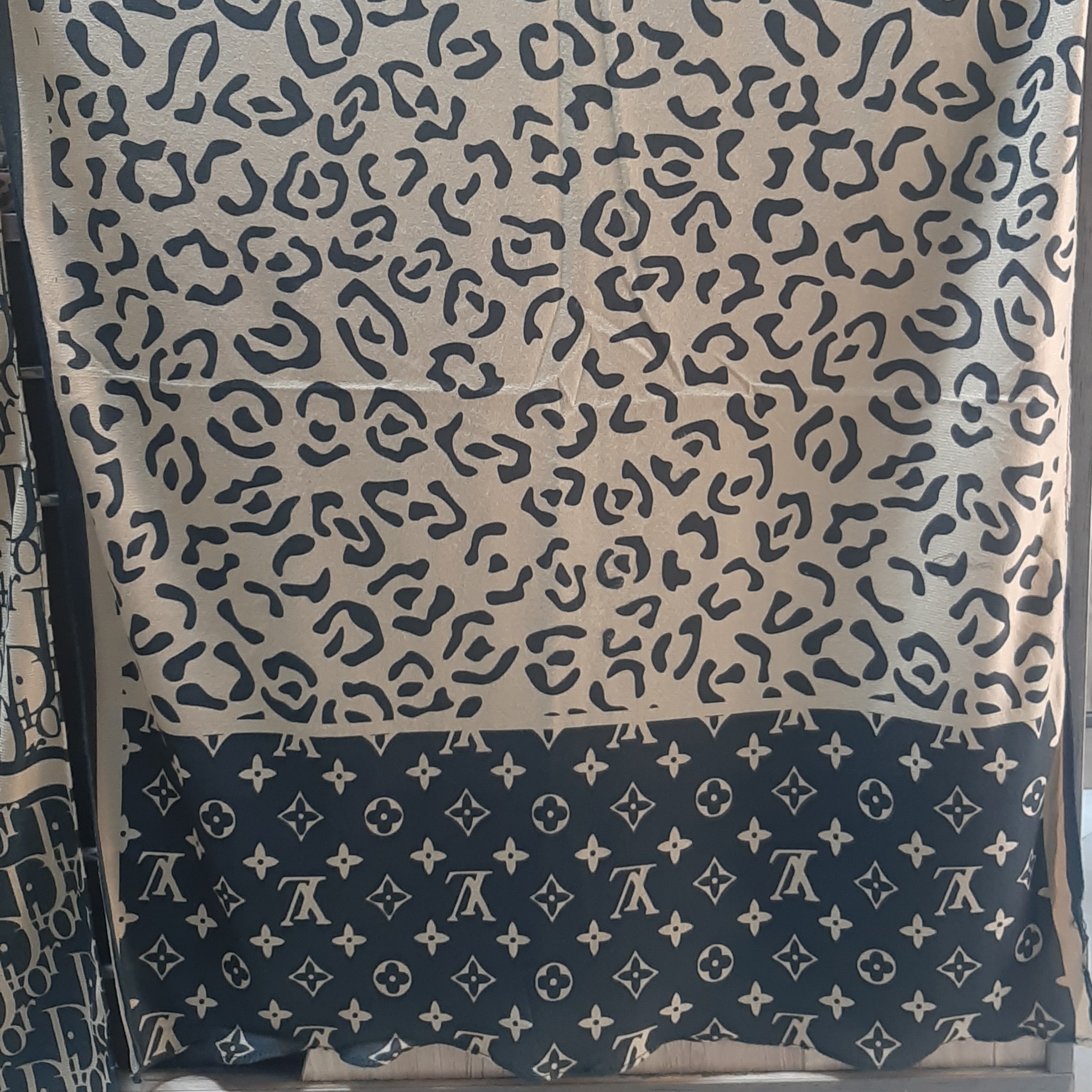 شال مخمل پاییزه