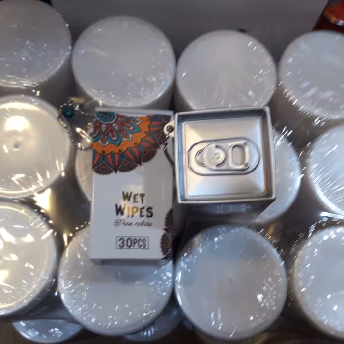 دستمال مرطوب جیبی فانتزی 30برگی بابسته بندی ایزی اوپن درجیب وکیف وسایراقلام باکیفیت عالل