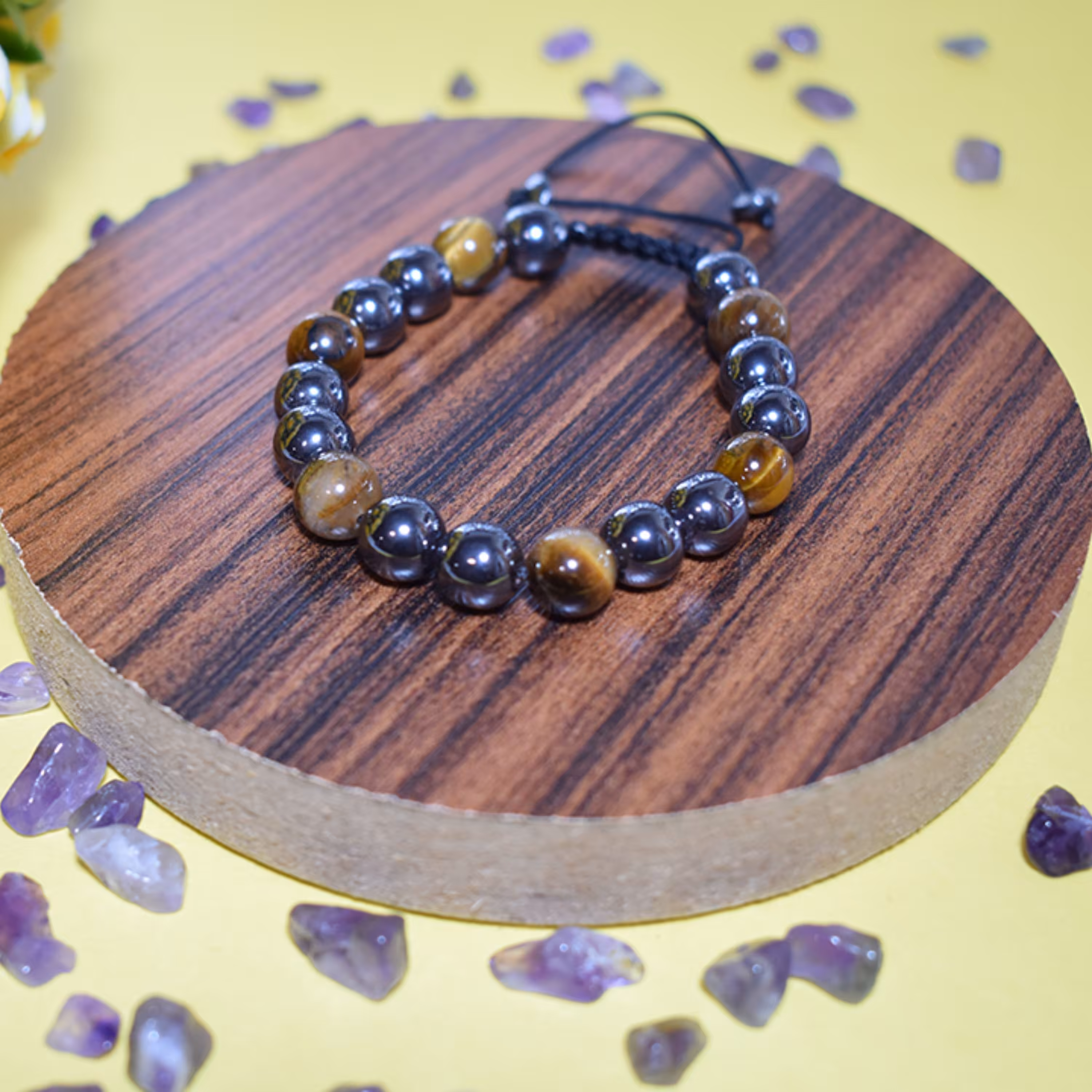 دستبند حدید و چشم ببر