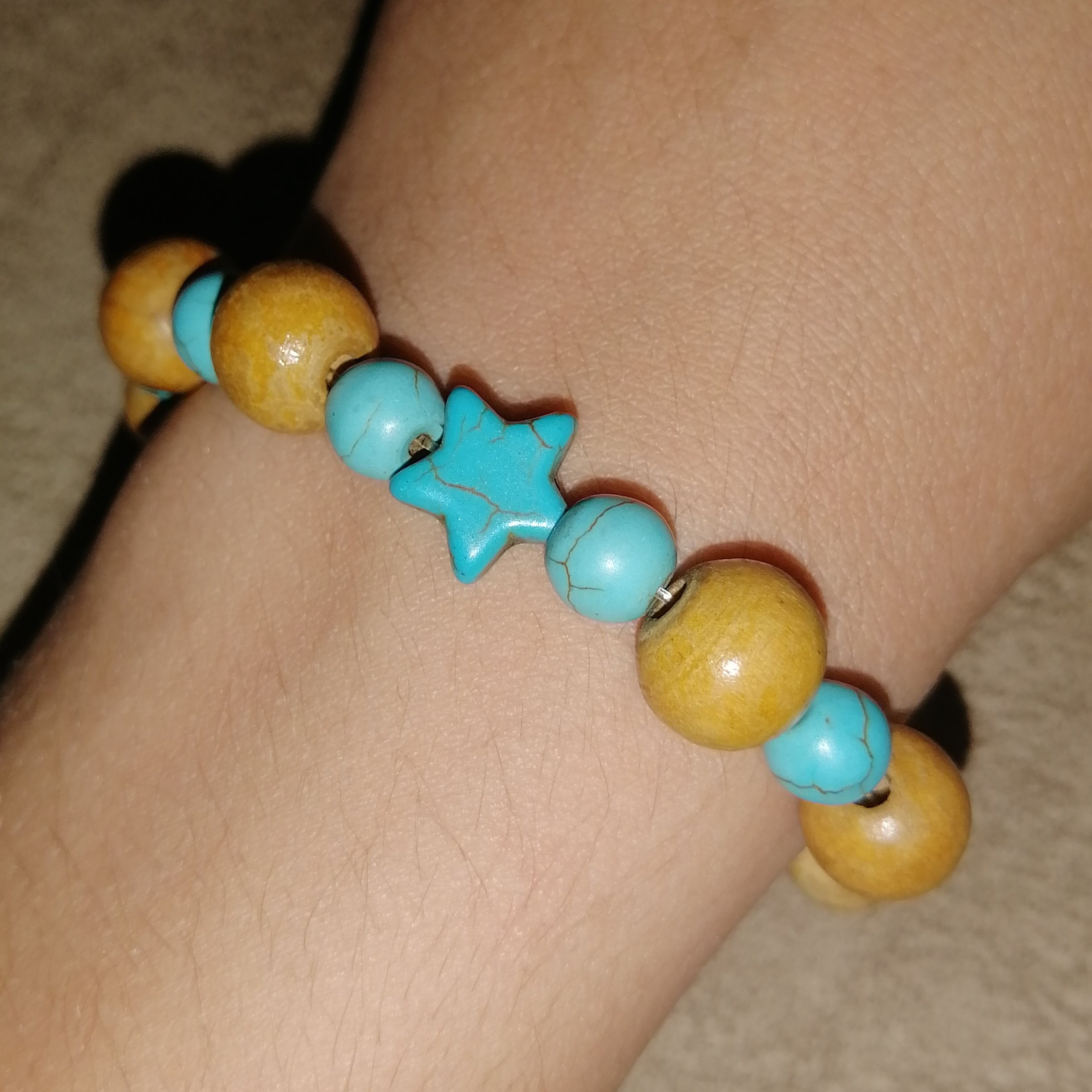 دستبند با مهره های سنگی و چوبی و... 