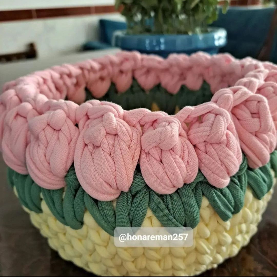 سبد تریکویی مدا گل لاله