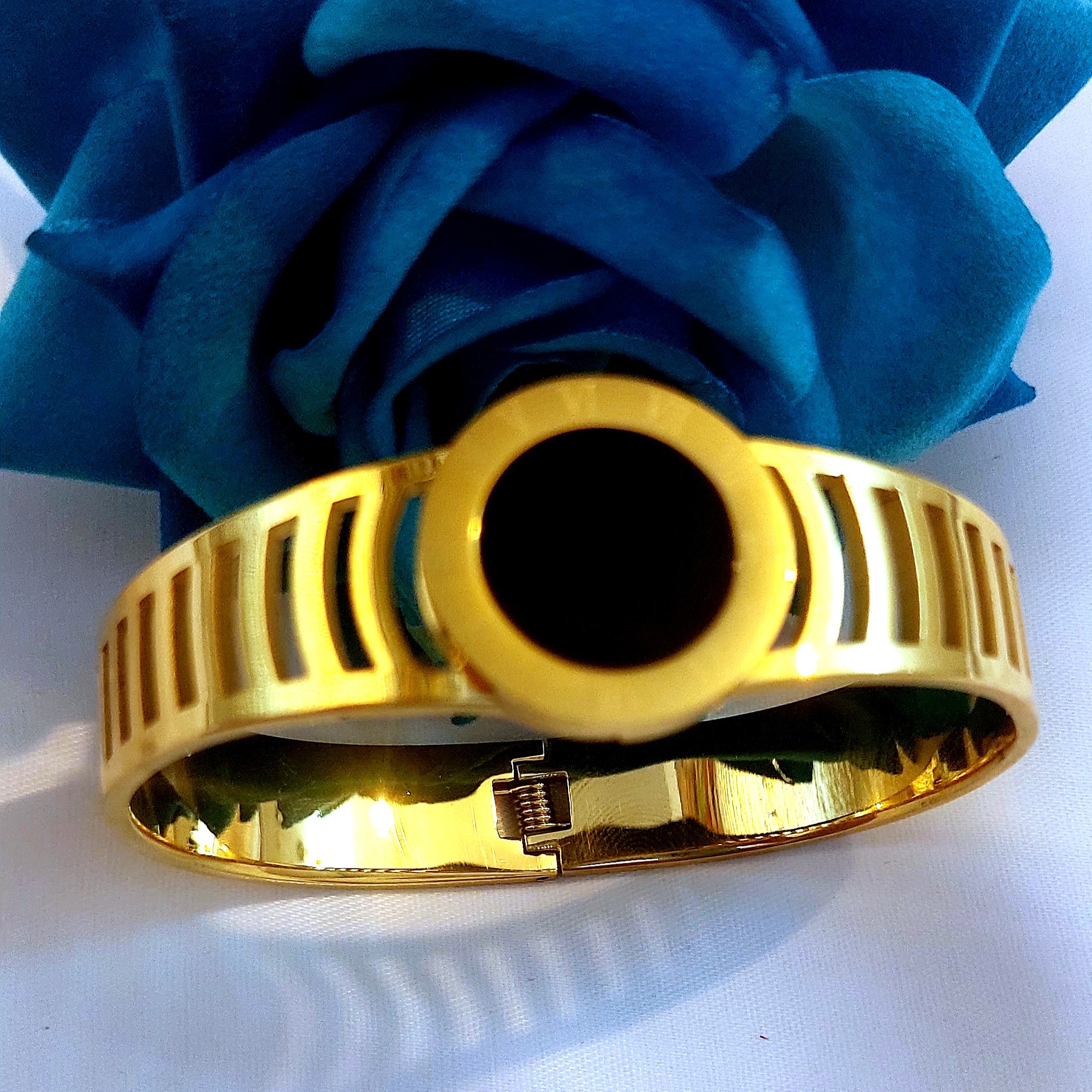 دستبند استیل نگین دار مدل تکپوش پهن