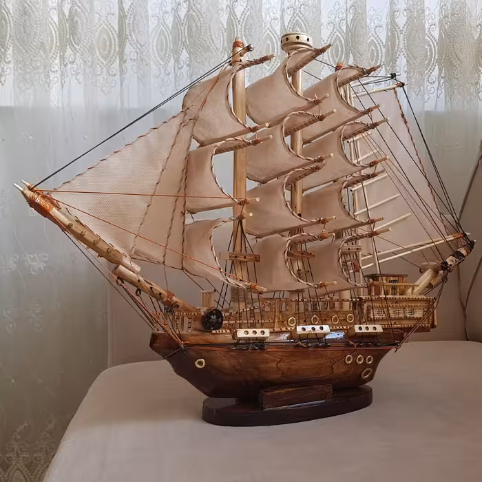 ماکت کشتی چوبی بادبانی کلکسیونی مدل(امپراتور بادها) (پس کرایه)