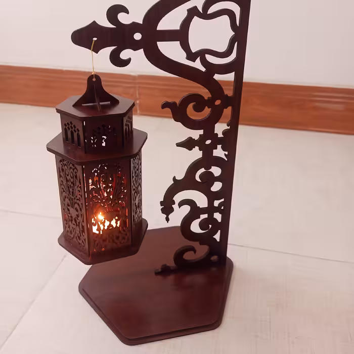 فانوس چوبی ایستاده (مناسب سایز شمع با قطر سکه ای)(ارسال بصورت پس کرایه)