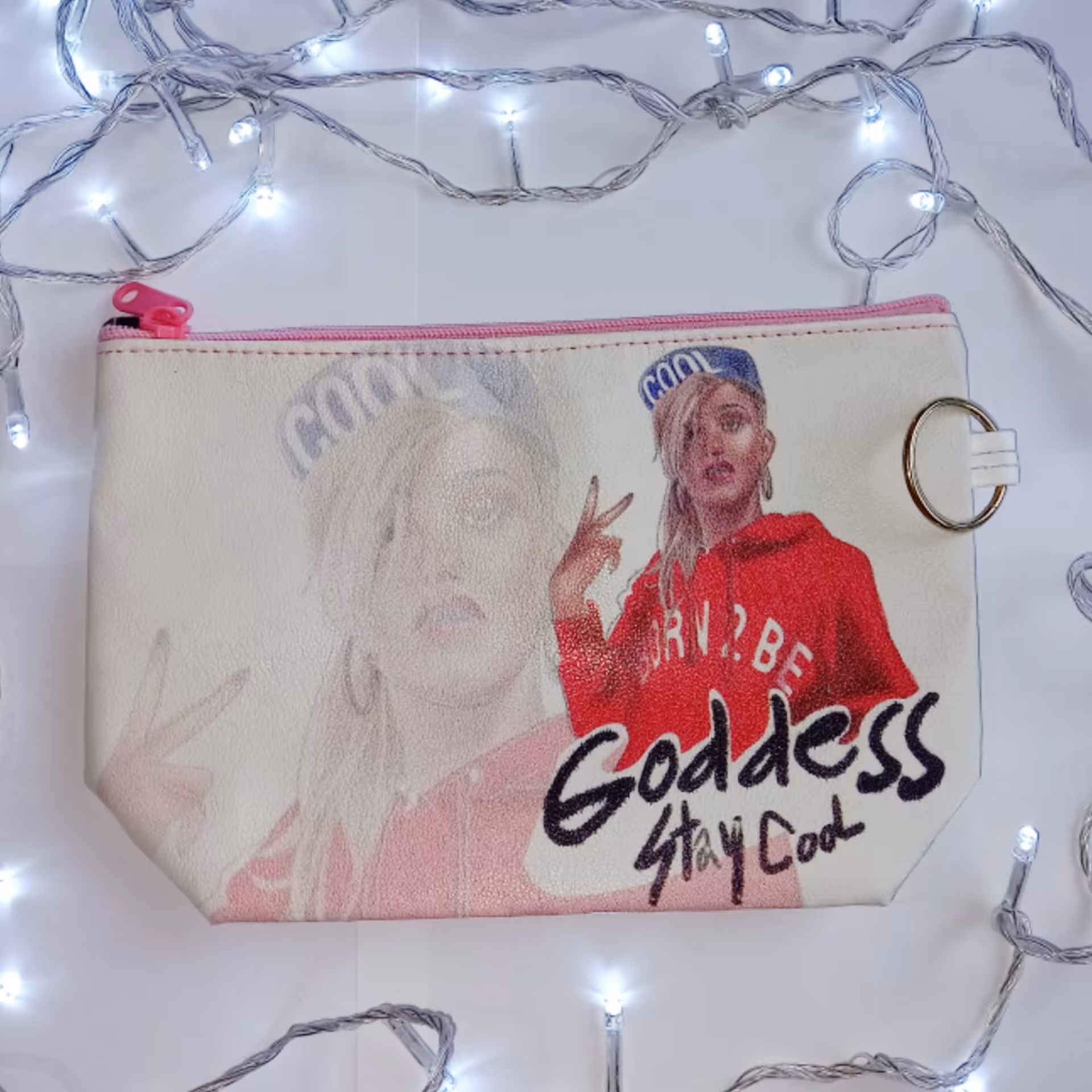 کیف لوازم آرایش طرح دختر دارای زیپ جنس چرم مصنوعی مقاومت بالا 