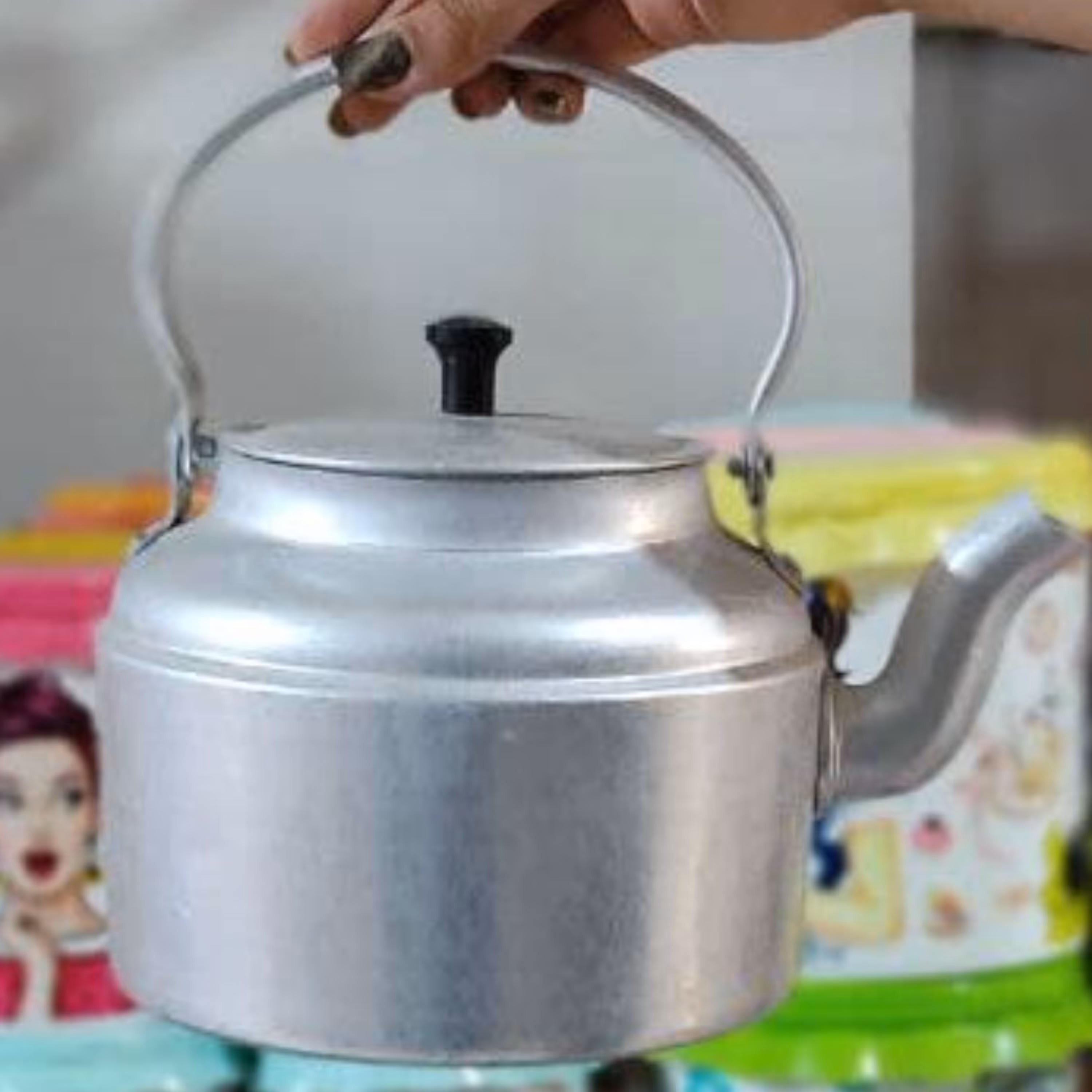 کتری روحی سفید آلمینیومی6لیتری روی ورق ضخیم سایز 36 برند معتبر مهتاب باکیفیت 